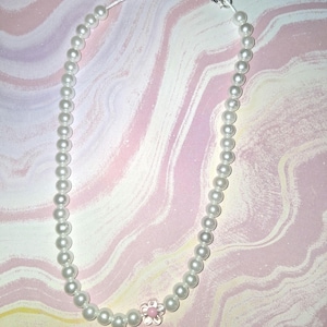 Faux Pearl Necklace with Pink Flower | Handmade Coquette Jewlery | Kawaii Beaded Necklace | Y2K Gift for Her | Soft Girl Aesthetic