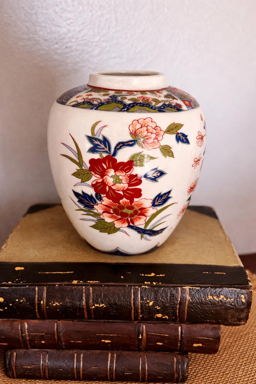 Hand Painted Gold Imari Vase - Etsy