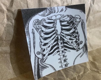 Cuerpo - Adhesivo hecho a mano de 2,5”