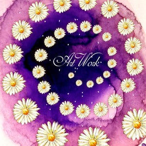 Puede incluir: Pintura a la acuarela con una espiral de margaritas blancas con centros amarillos sobre un fondo morado y rosa. Las palabras "Art Work" están escritas en cursiva. La obra de arte tiene una estética soñadora y artística.