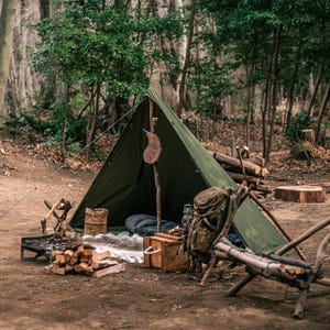 CAMPLUS Militärische Solo-Zelt | Ein-Pfosten Lavvu-Zelt | Erweiterbares Camping- & Pyramidenzelt