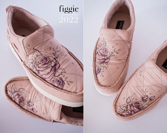 2022 LIMITED EDITION sz 7 Hand-Painted Pink Valentine's Day Boat Shoes by Figgie