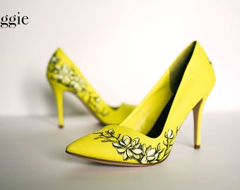 YELLOW MAGNOLIAS, Sz 6.5 Hand-Painted Bright Yellow-Green Textured Heels by Figgie