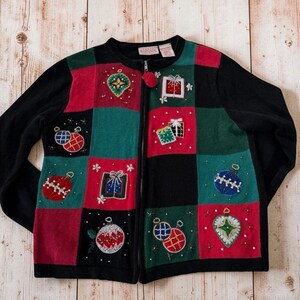 カーディガン風ダサいクリスマスセーター カラーブロック レディース ミディアム ホリデー ベーシック エディション