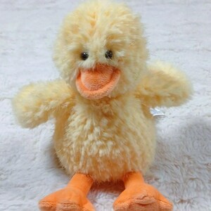 Mary Meyers Yellow Plush Duck Stuffed  Soft Fluffy Whispers Duckling Cute   20b