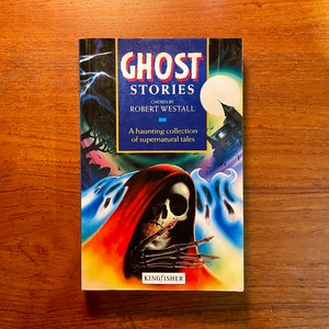Ghost Stories Chosen by Robert Westall 1993 Softcover Horror Book Anthology