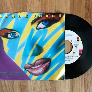 Grace Jones - Ich bin nicht perfekt (aber ich bin perfekt für dich) 7 Zoll 45 Single 1986 Vinyl LP