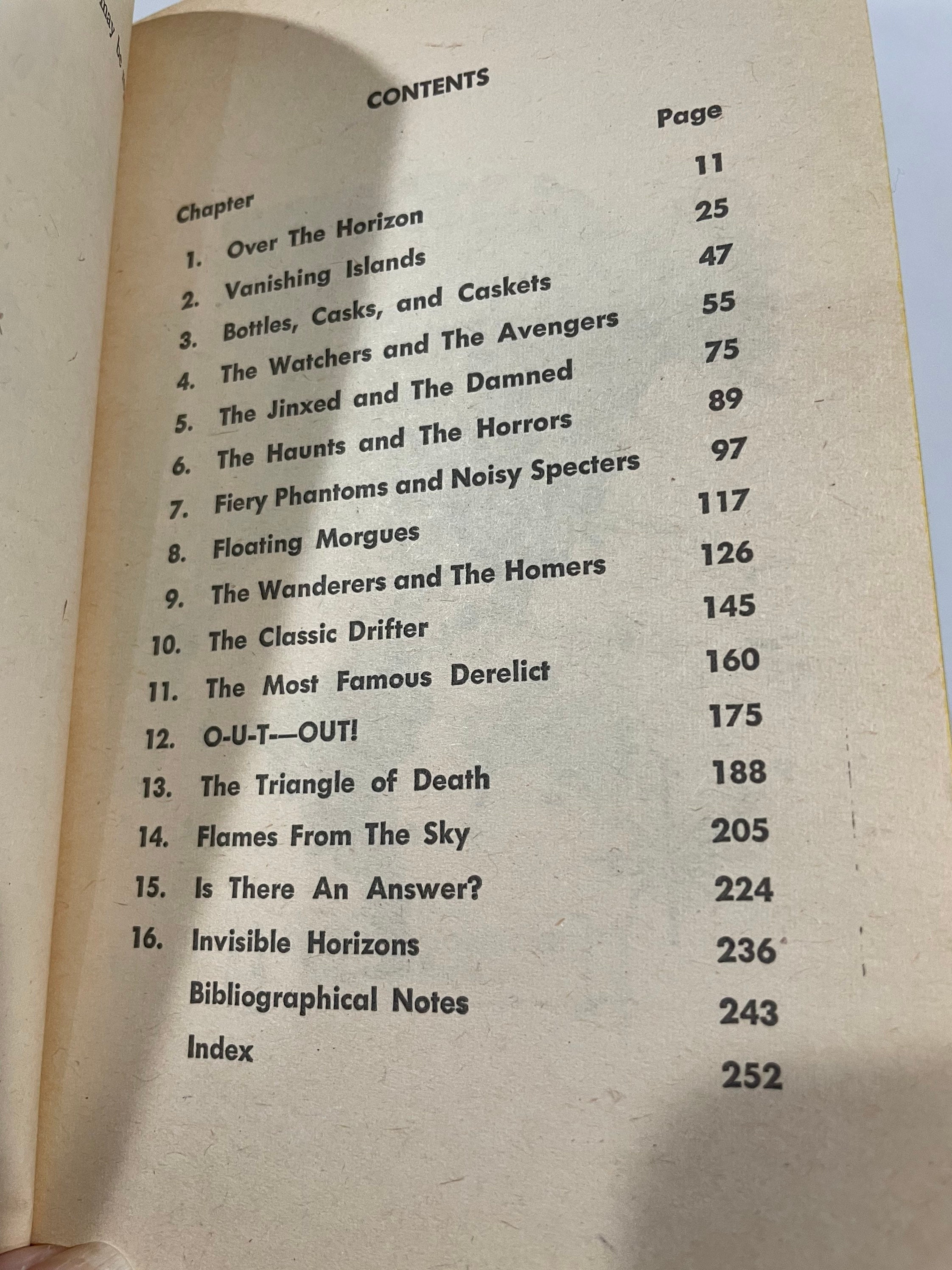 洋書 INVISIBLE HORIZONS by Gaddis Amazon.com: Invisible Horizons: Strange Mysteries of the