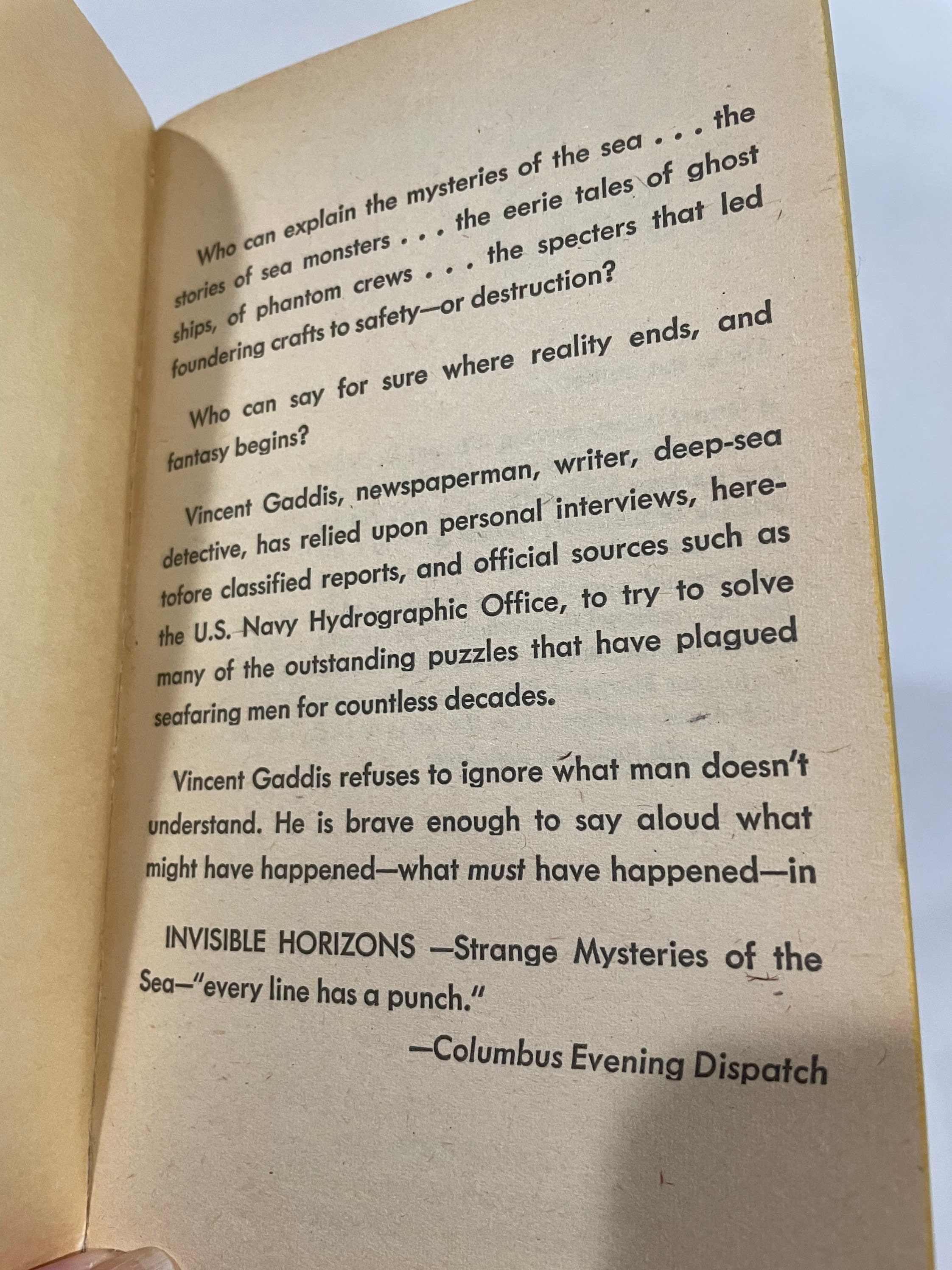 洋書 INVISIBLE HORIZONS by Gaddis 洋書 INVISIBLE HORIZONS by Gaddis Invisible Horizons, Ace