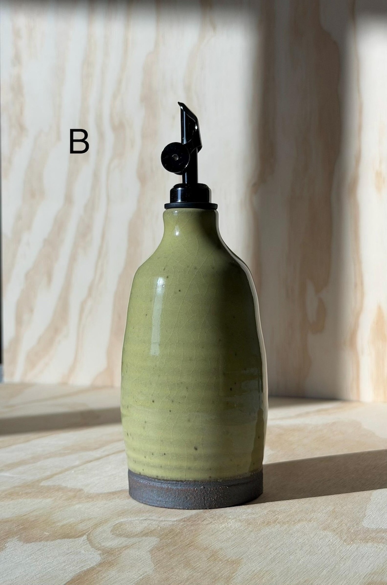 olive oil bottle, syrup dispenser, handmade oil cruet aguacate XL 14oz (B)