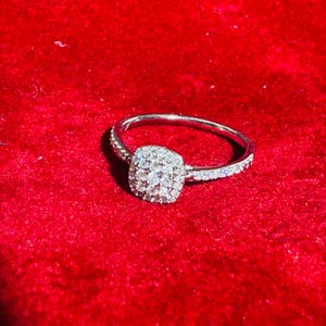 Natural Diamond and 10K White Gold Glittering Engagement Ring Size 7