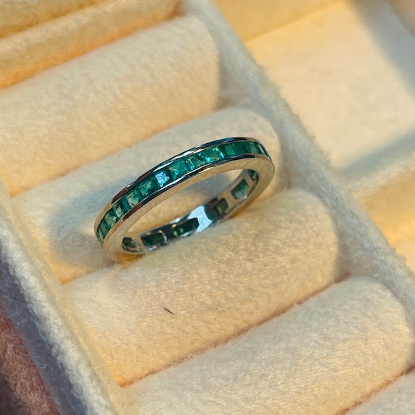 18K white Gold Natural Emerald Channel Set Eternity Ring Band Size 5.25