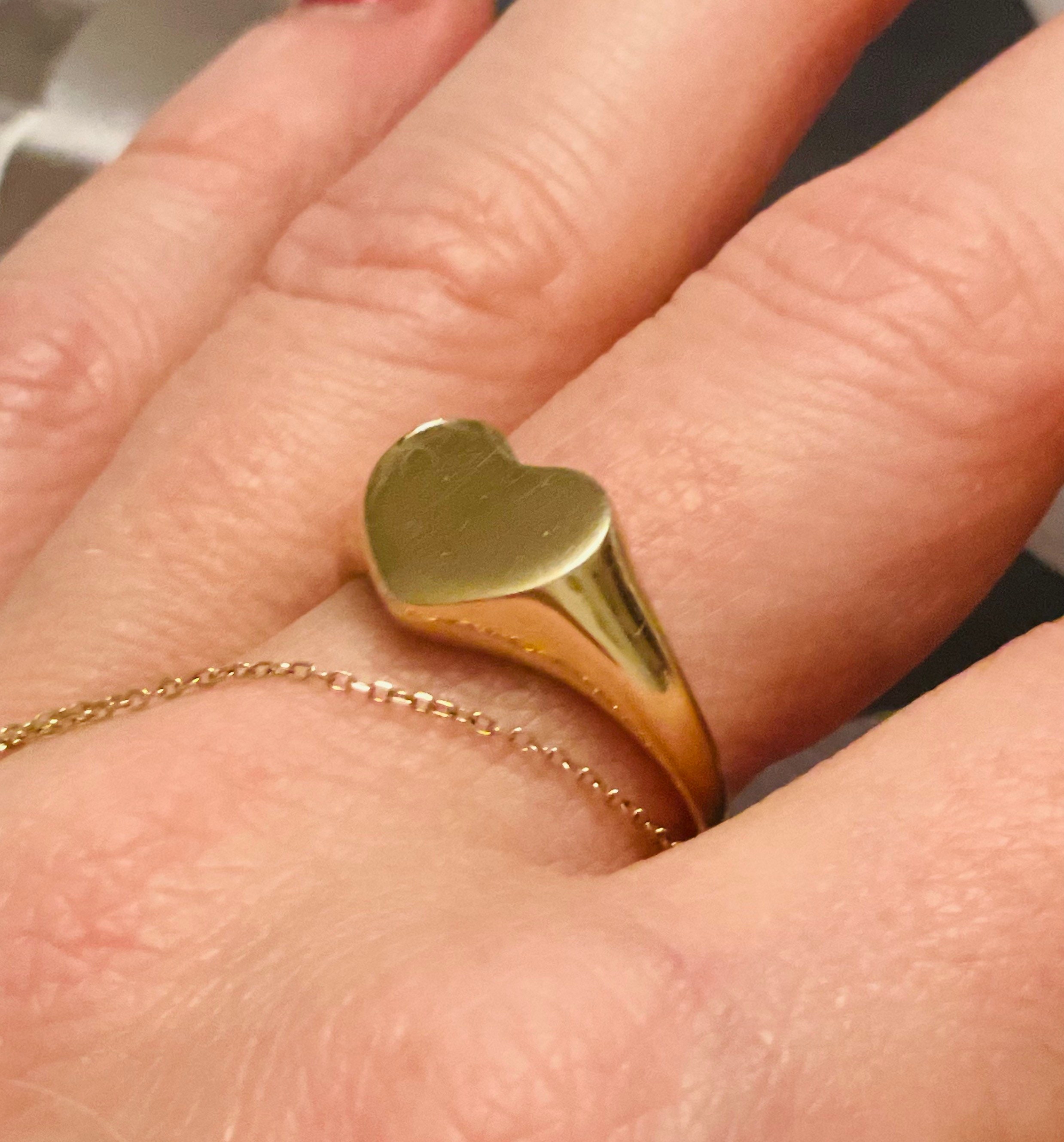 9ct gold heart signet ring deals