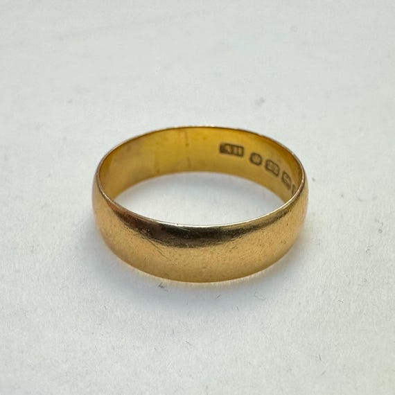 Vintage English Hallmarked 22CT / 22K 5mm Wedding Ring Band Vintage English Hallmarked 22CT / 22K 5mm Wedding Ring Band