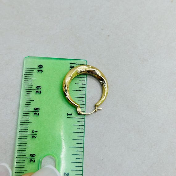 Solid .75" 10K Yellow Gold Twisted Pattern Hoop E… - image 4
