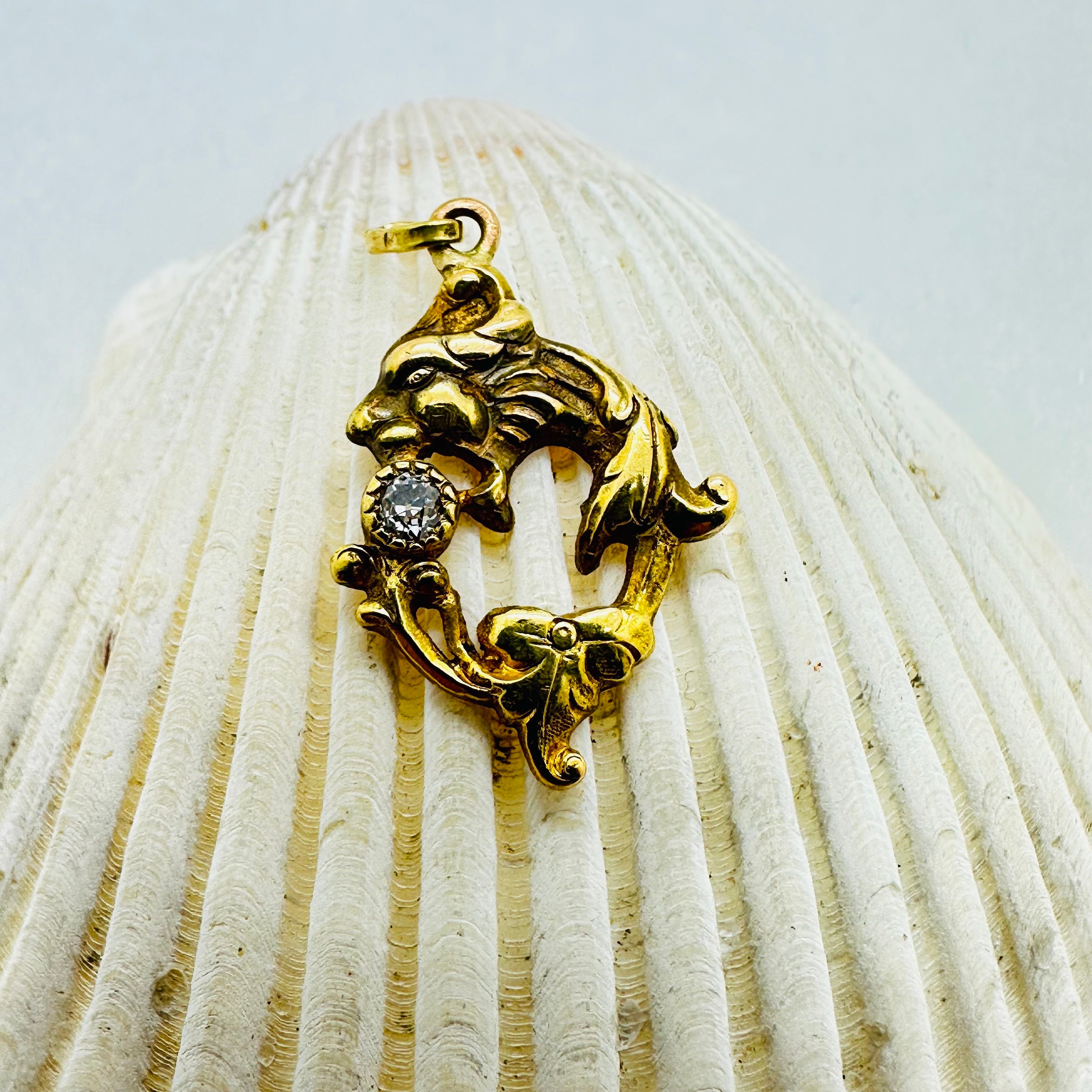 1.90 Carat Peridot Textured Openwork Ring in 18kt Gold Over