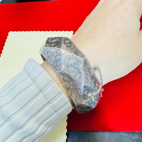 Amazing! Sterling Silver Angular Hand Engraved Ba… - image 3