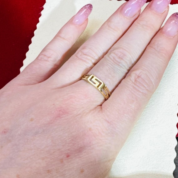 14K Solid Gold Angular Greek Key ring Size 7.75 - image 2