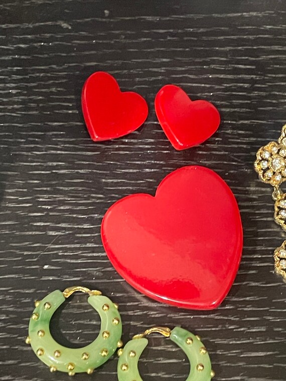 Red Bakelite Hearts Earring Clips and Belt Buckle - image 3