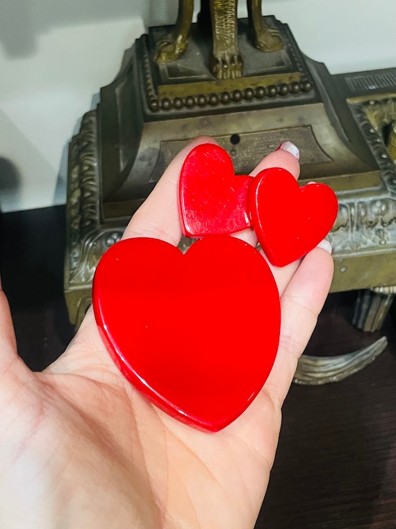 Red Bakelite Hearts Earring Clips and Belt Buckle - image 4