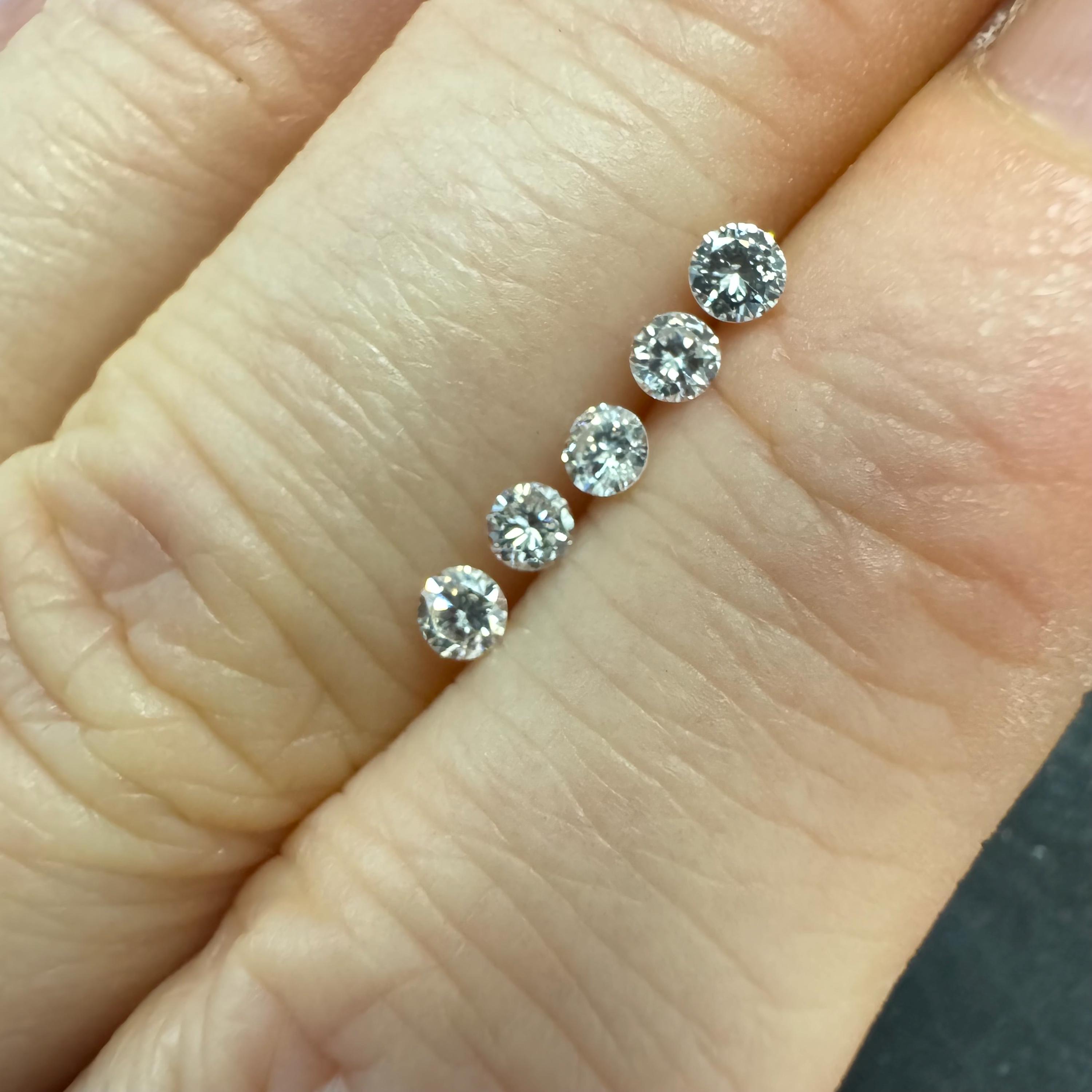 Lot of 5 .33CTW Modern Round Brilliant Cut Diamonds Well Matched