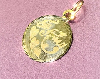 Engine Turned Solid 10K Yellow Gold I love you Te Amo Round Medallion Heart Charm Pendant