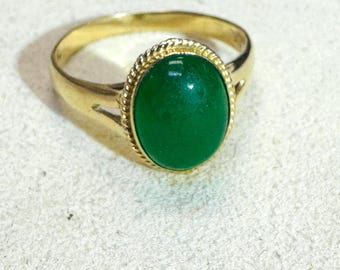 14K Yellow Gold Vintage Jade Ring Size 7