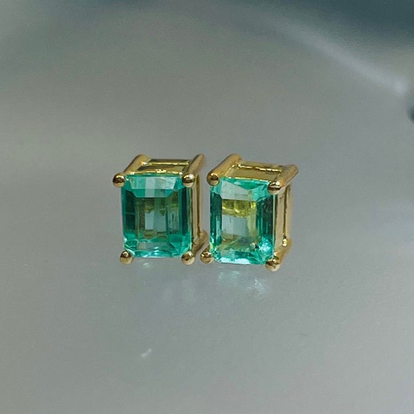 Brilliant! 1.60CT Solid 18K Yellow Gold Natural Colombian Emerald  Stud Earring Pair