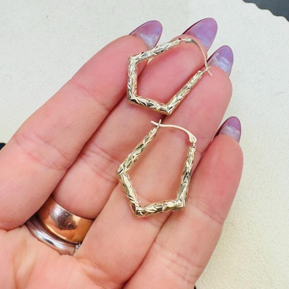 Solid 14K Yellow Gold 1"  Diamond Cut Angular Pat… - image 2