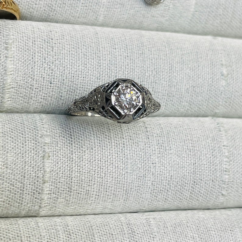 An Exquisite 18K White Gold Solitaire VS Old Mine Cut Diamond Art Deco Antique Engagement Ring Size 6