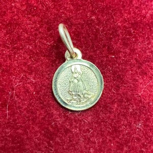 Vintage Religious 10K Yellow Gold Mary and Child Jesus Medallion Mini Charm