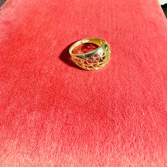 Solid 10K Yellow Gold Domed Open Lace Ring Size 6 - image 5