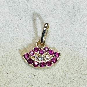 Cute Solid 14K Yellow Gold Red Stone Pave Lips Charm Pendant