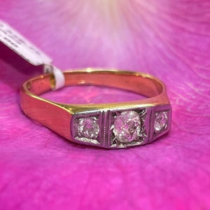 Antique 18K Yellow Gold and Platinum 3 Stone Old Mine Cut Diamond Ring Size 8.75