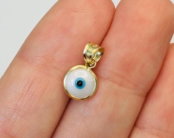 Cute! Mini Solid 14K Yellow 3D Dimensional Perched Parrot