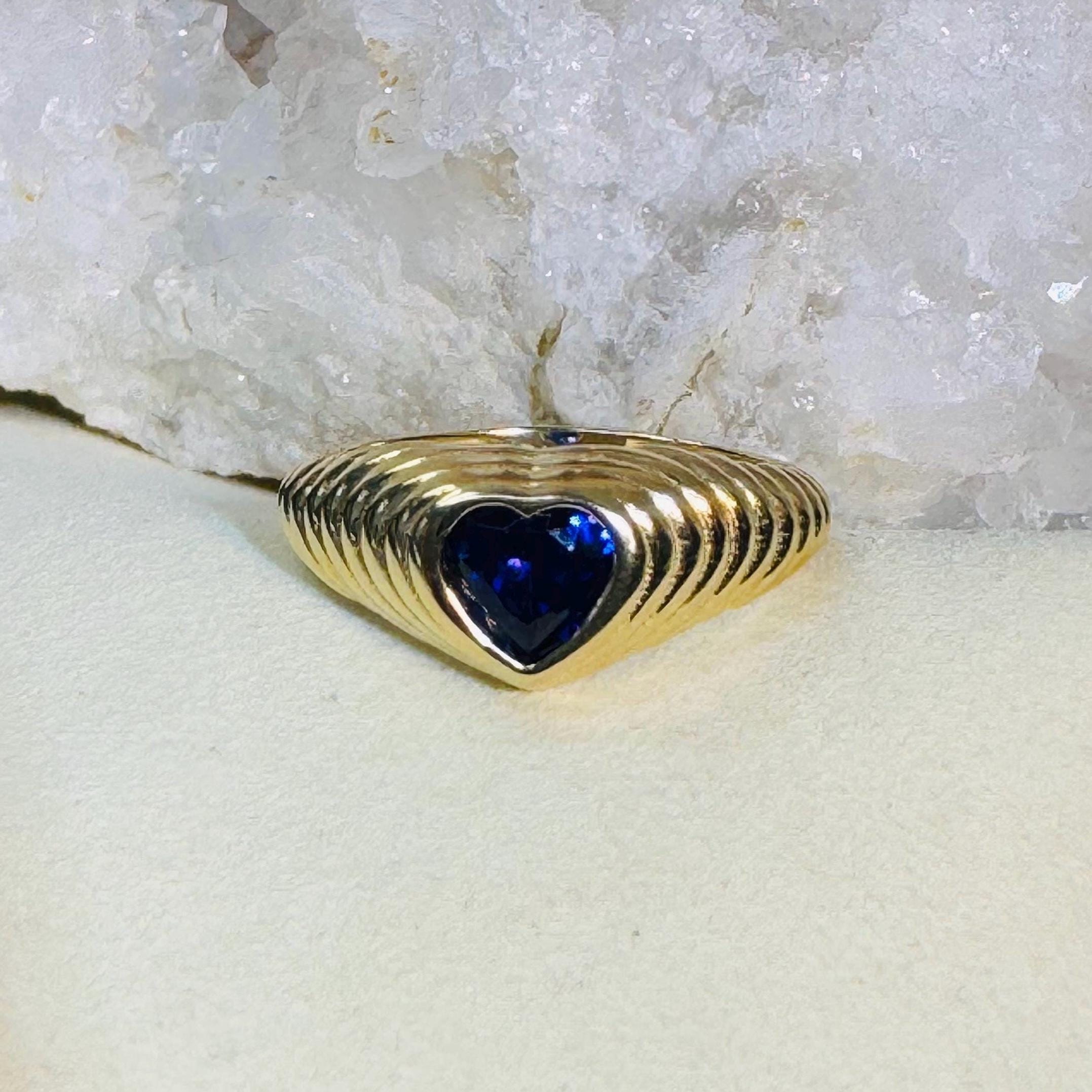 14K Yellow Gold Domed Blue Heart Ribbed Ridged Ring Size 7