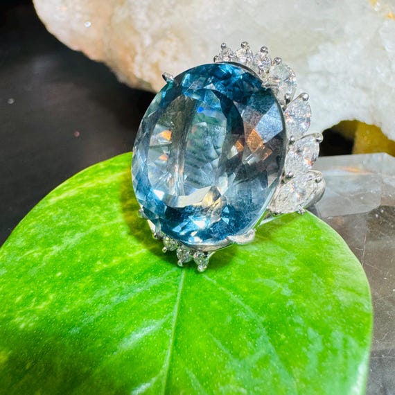 ヴィンテージブルートパーズダイヤモンドプラチナリング