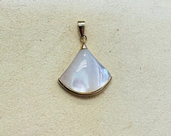Pretty Minimalist Solid 14K Yellow Gold Mother of Pearl Drop Pendant