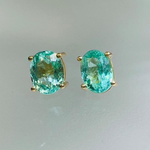 Brilliant! 3CTW  Solid 18K Yellow Gold Natural Colombian Emerald  Stud Earring Pair