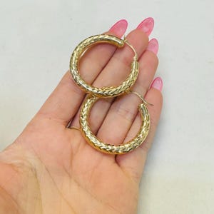 1.5&quot; 4mm 10K Yellow Gold Diamond Cut Chubby Hoops
