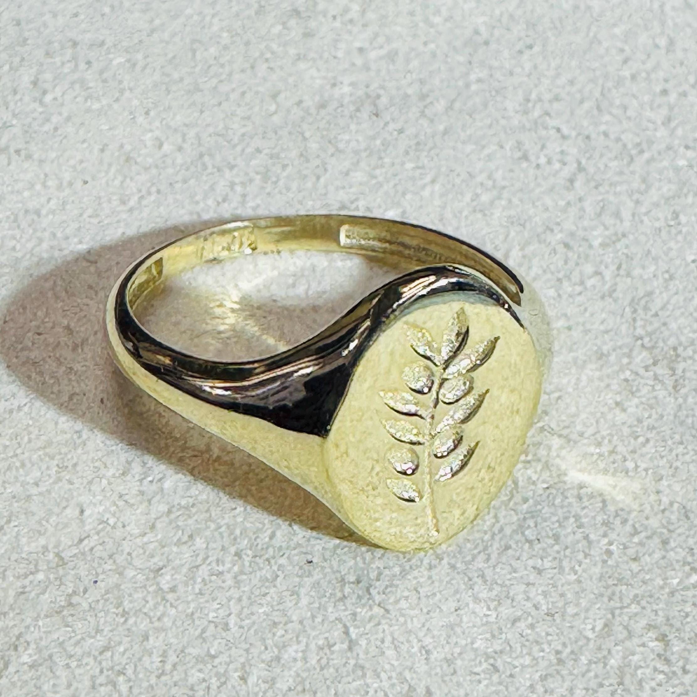 10K Yellow Gold Leaf Signet Ring Size 6.75 - Etsy