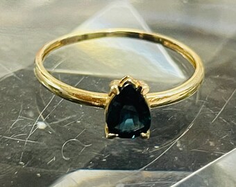 14K Yellow Gold Natural Sapphire Pear Shaped Solitaire Ring Size 7.5