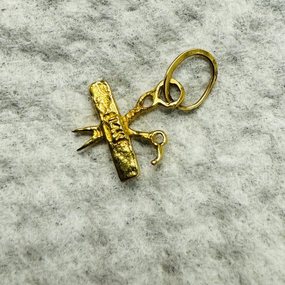 Solid 14K Yellow Gold Mini Scissors and Comb Hair… - image 2