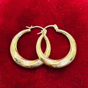 Solid .75&quot; 10K Yellow Gold Twisted Pattern Hoop Earrings