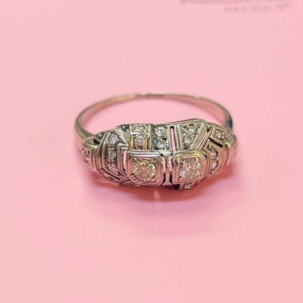 Antiker Art Deco Diamant und 18K Weißgold Ring Größe 8