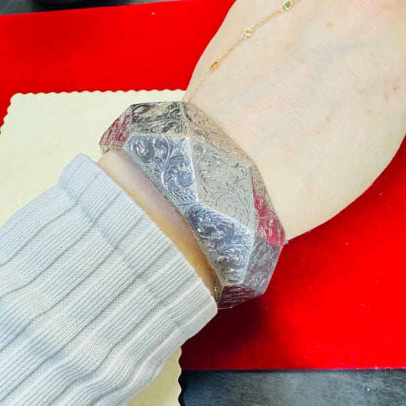 Amazing! Sterling Silver Angular Hand Engraved Ba… - image 9