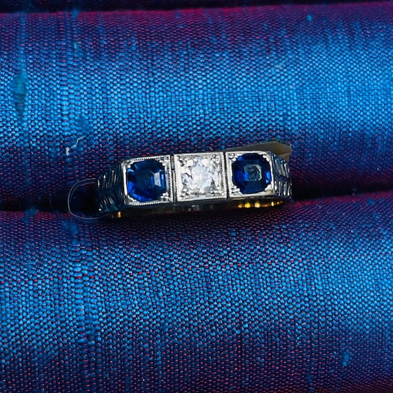 Art Deco Sapphire Diamond 18K Platinum