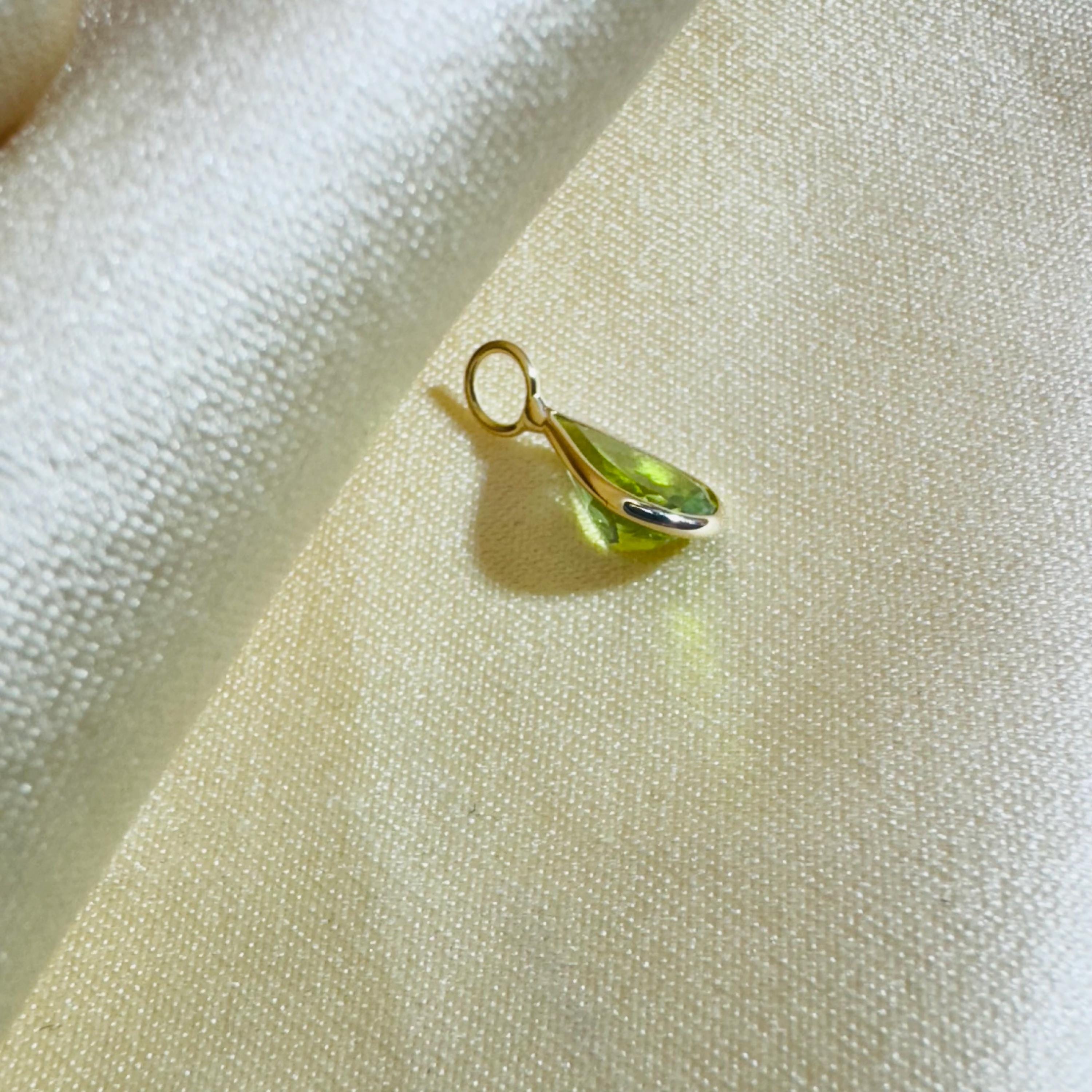 Pendentif Péridot Vert Naturel En Forme De Poire – Or Jaune 14 Carats – Fait Main