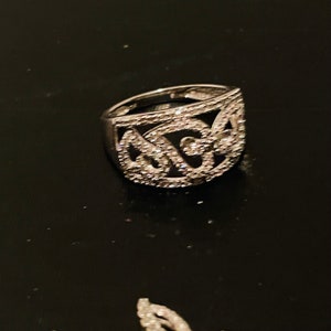 Sparkling Natural Diamond and Solid 10K White Gold Ring Size 7.25