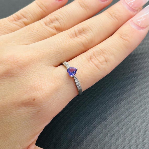 10K White Gold Solid Amethyst Heart Ring Size 8 - image 4